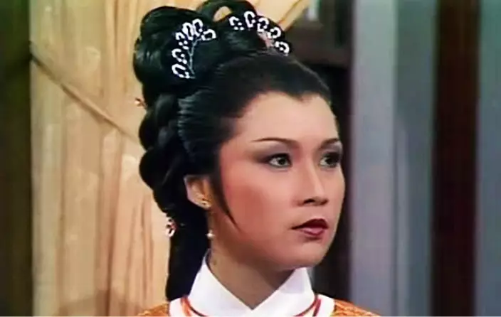 歐陽佩珊以中年黃蓉一角最經典。