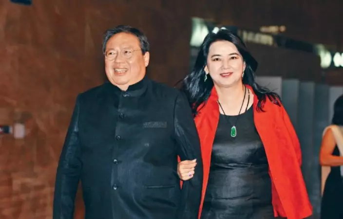 何志平太太胡慧中昨首度透過短訊回應傳媒丈夫在紐約被捕一事(資料圖片)