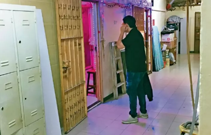 一樓的鳳樓在短短半小時內,有十多名男子到來尋芳。