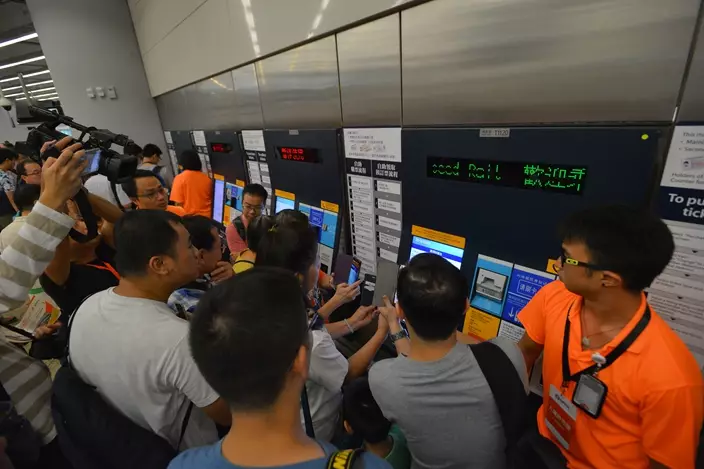 高鐵香港段設有短途及長途車,行李規定需跟隨內地準則。(資料圖片)