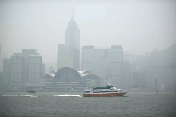 「白鹿」下沉氣流罩港 空氣污染「嚴重」