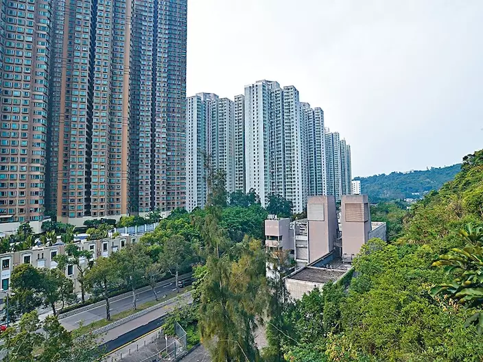 港鐵計畫利用將軍澳百勝角通風大樓,以及毗鄰的政府土地作上蓋發展。