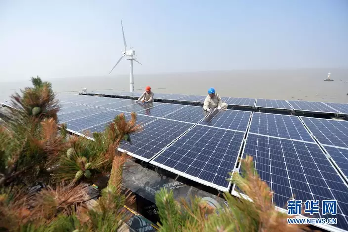電力、煤炭等板塊走低。