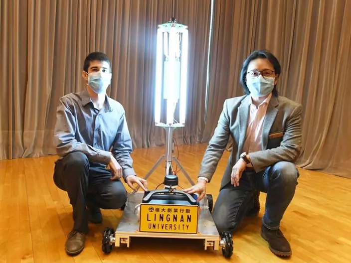 嶺大創業行動總監高永賢(左)及嶺大創業行動系統工程師 Brian Katona(右)。
