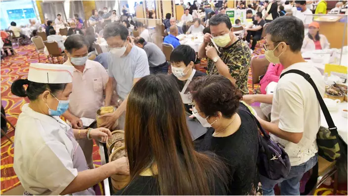 陳茂波指消費券刺激經濟效用顯著。
