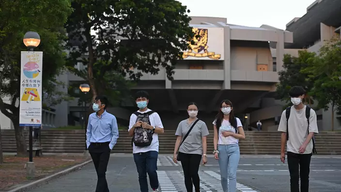 有大專生就需否回校上課一事發文詢問網民。資料圖片