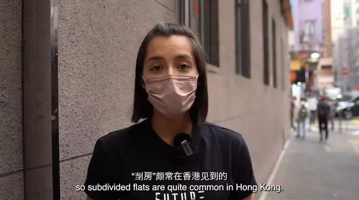 今次是謝嘉怡首次到劏房參觀,第一次到訪就要行6層樓梯。