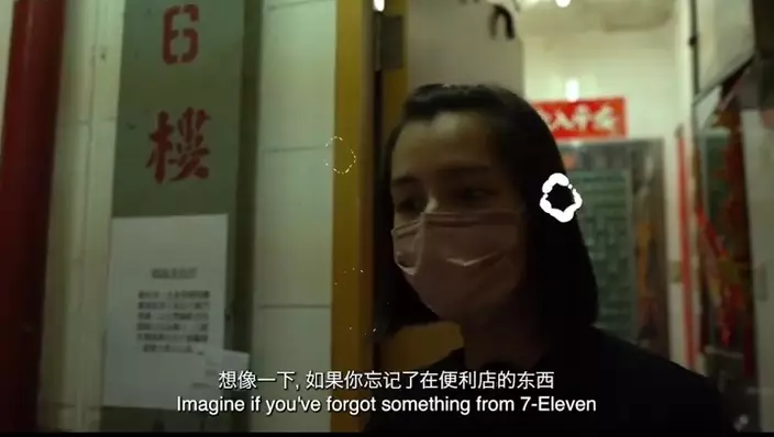 今次是謝嘉怡首次到劏房參觀,第一次到訪就要行6層樓梯。