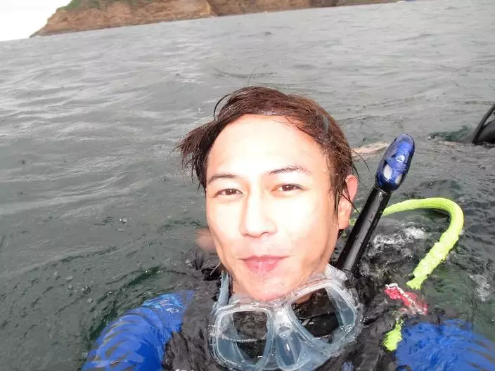 有傳陳鍵鋒轉行教潛水。