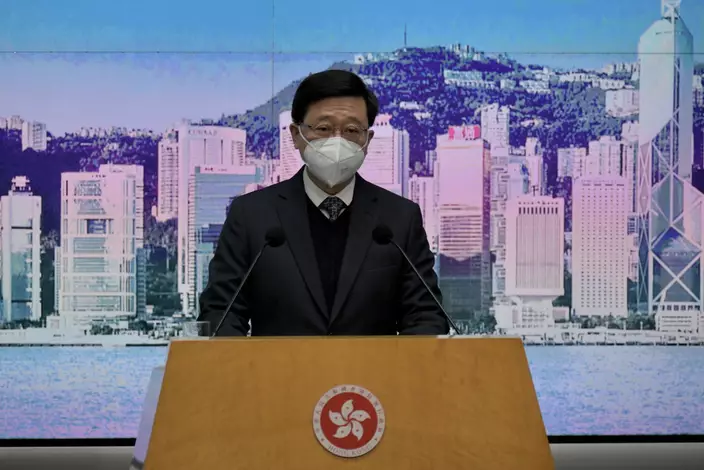 特首李家超見記者。