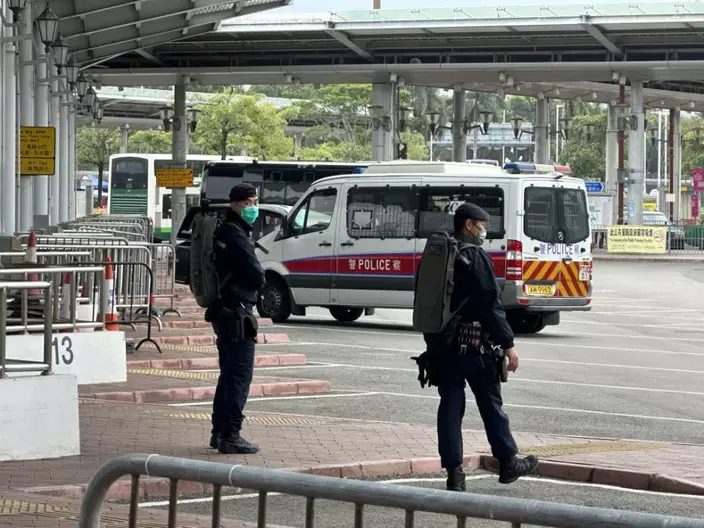 有反恐特勤隊在深圳灣口岸駐守。