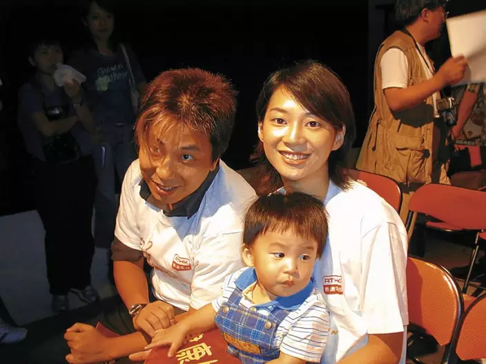 林敏驄第二任妻子是1996年落選港姐陳伶俐。