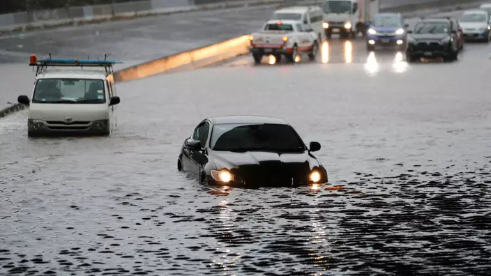 奧克蘭單日雨量高達249毫米破紀錄。美聯社