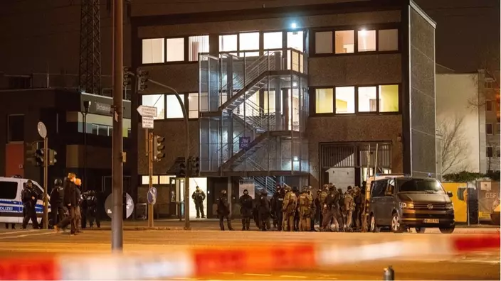 槍擊案現場是耶和華見證人王國聚會所(Hamburg Jehovah's Witness hall),樓高3層。 美聯社