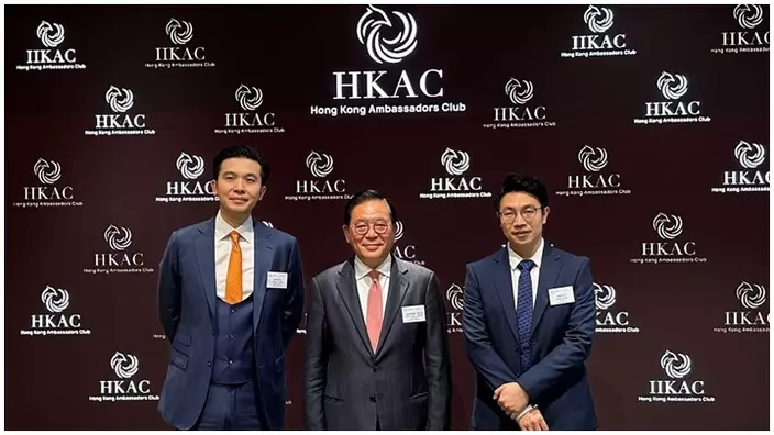 林健鋒(中)牽頭成立香港大使會，盼說好香港故事，吸引外商投資。