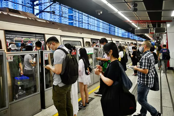 港鐵今日(28日)公布,本年度的加價幅度為2.3%,預料6月生效。資料圖片