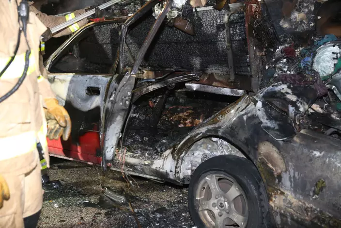 的士司機當場被燒死。