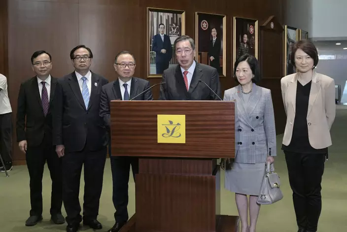 立法會主席梁君彥、身兼行政會議召集人的新民黨主席葉劉淑儀等下午會見傳媒。