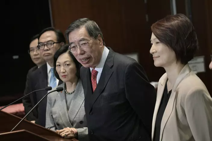 立法會主席梁君彥、身兼行政會議召集人的新民黨主席葉劉淑儀等下午會見傳媒。