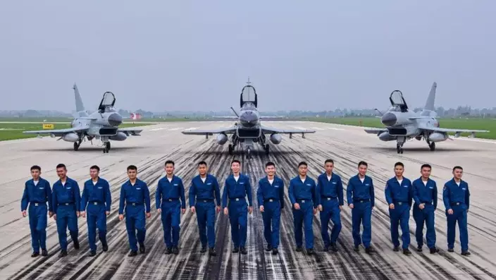 中國解放軍空軍不斷進行現代化。