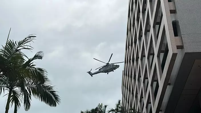 事主由直升機吊起送往東區醫院。