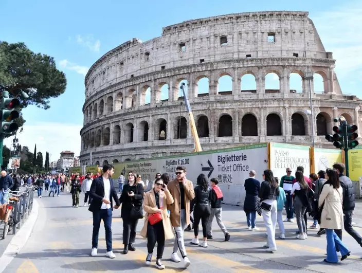 今個五一長假有不少內地旅客到意大利旅遊。新華社資料相
