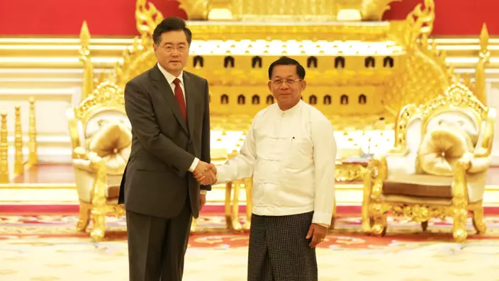 秦剛訪緬甸內比都會見敏昂萊 。新華社