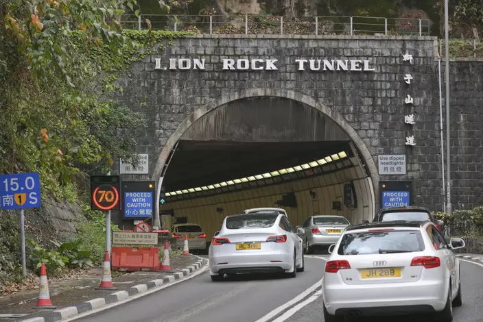 獅子山隧道將於本周日（28日）上午5時起實施「易通行」。資料圖片