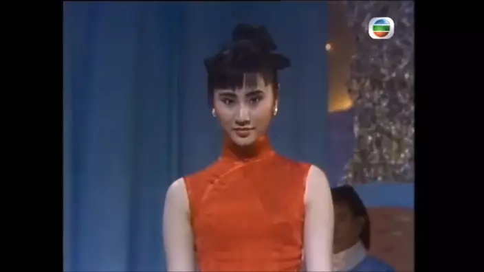 鍾淑慧在1987年參加環球小姐選拔賽，並獲得香港區冠軍及最具氣質獎。