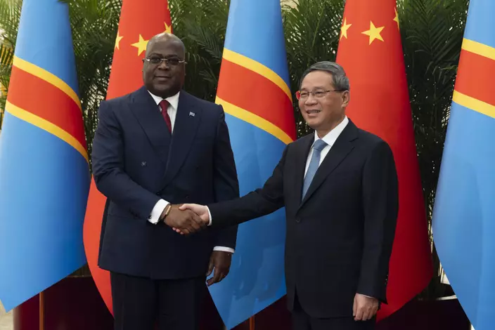 剛果民主共和國總統費利克斯·安托萬·齊塞克迪·奇隆博（Felix Tshisekedi）（左）正對中國進行國事訪問，28日抵達香港進行兩天訪問。AP