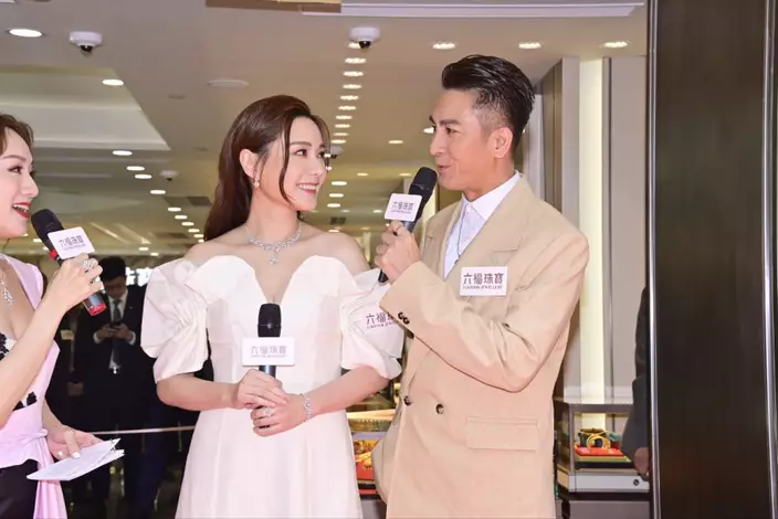 馬國明大讚未婚妻湯洛雯好靚。
