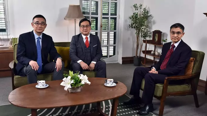 陳弘毅(右)在《國安法事件簿2》節目中表示，香港即使有了《香港國安法》，但仍維持普通法制度，與外國沒有差異。港台提供
