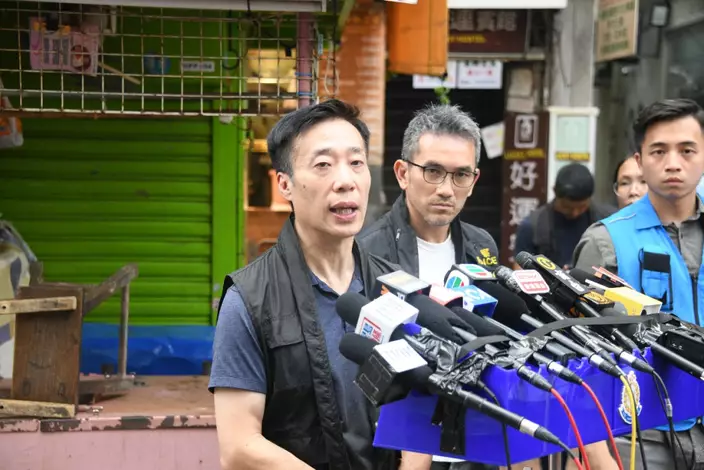 西九龍總區刑事部警司鍾雅倫下午4時召開記者會講述案情。
