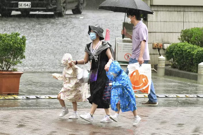 天文台預料位於海南島附近的季風低壓會為本港帶來大驟雨及狂風雷暴。資料圖片