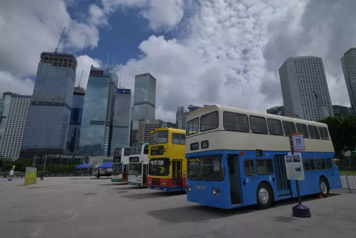全港首個設於海濱的大型免費巴士展覽，展出歷年在港島行駛的巴士。