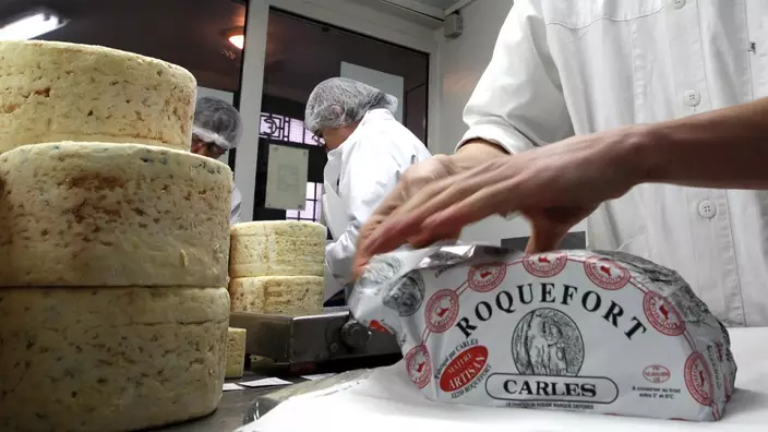 歐洲主張只有來自法國特定地區的芝士才能稱為羅克福芝士（Roquefort Cheese）。 美聯社
