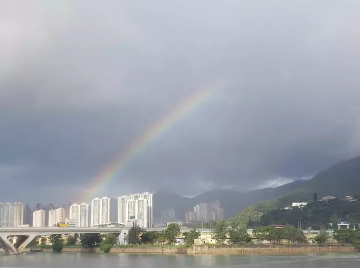 出現於馬鞍山的彩虹，這種較為常見。（FB圖片）
