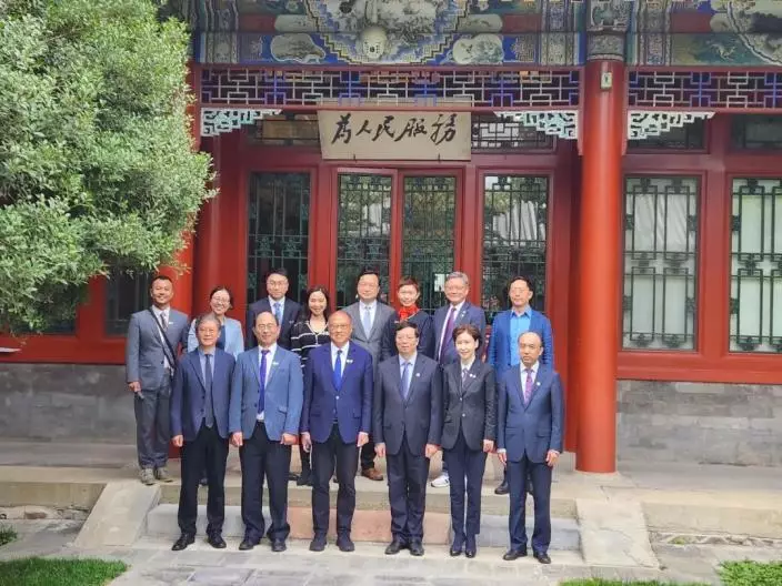 10月12日，理大代表團訪問清華大學，與清華大學領導及院系代表交流。