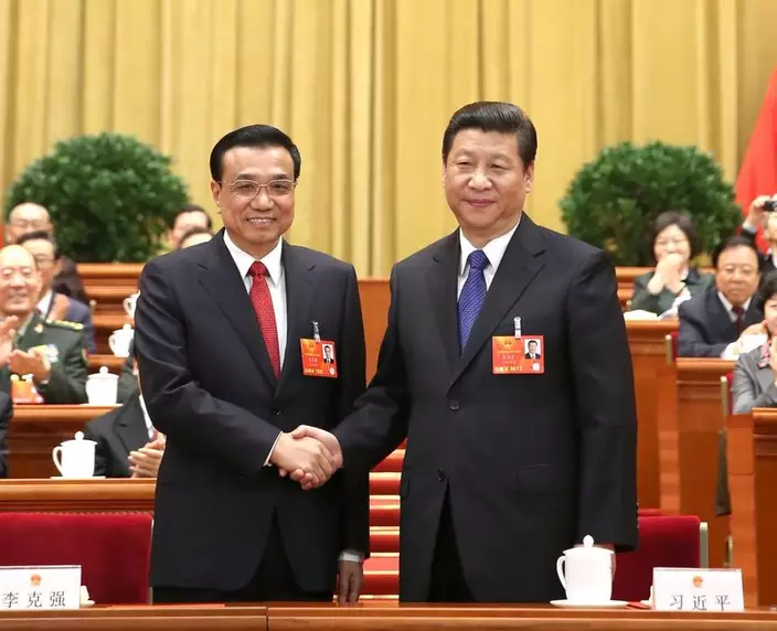 2013年3月15日，第十二屆全國人民代表大會第一次會議在北京人民大會堂舉行第五次全體會議。會議經過投票表決，決定李克強為中華人民共和國國務院總理。新華社