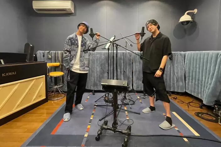 AK與日本歌手高瀨統也合唱新歌《白愛》。
