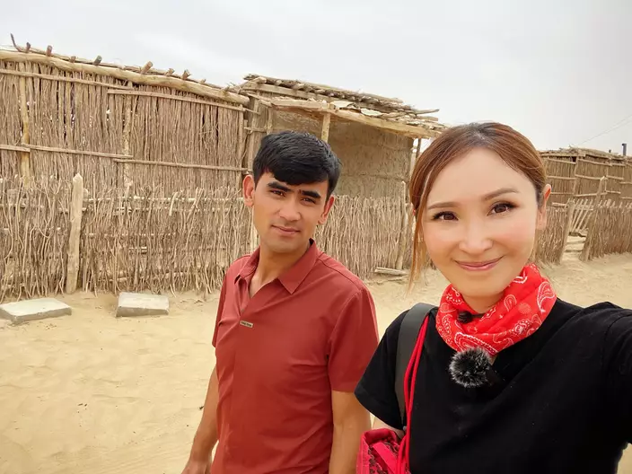 Janis拜會咗一位三代都喺古村長大嘅維吾爾族人。
