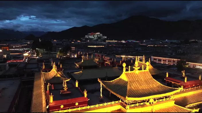 西藏嘅景色同樣壯麗，都係有齊日與夜架。