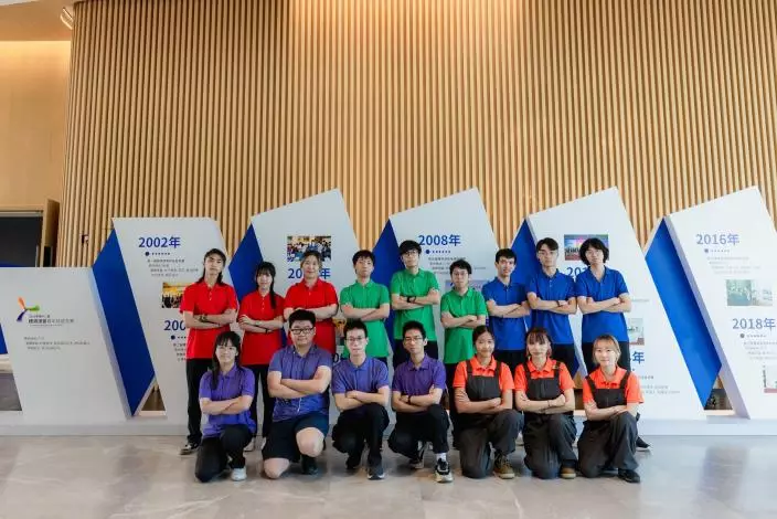在廣州舉行的「第十二屆穗港澳蓉青年技能競賽」圓滿結束。香港代表隊共派出16位選手參與「網絡安全」、「時裝技術」、「移動應用開發」、「移動機器人」和「商品展示」5個比賽項目。