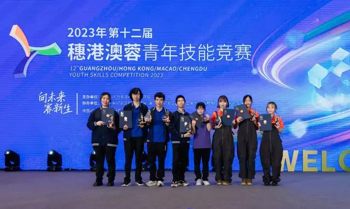 香港代表隊在「移動應用開發」、「商品展示」、「時裝技術」及「移動機器人」項目摘下1金1銀4銅佳績，得獎者比賽後於頒獎禮上獲得嘉許。