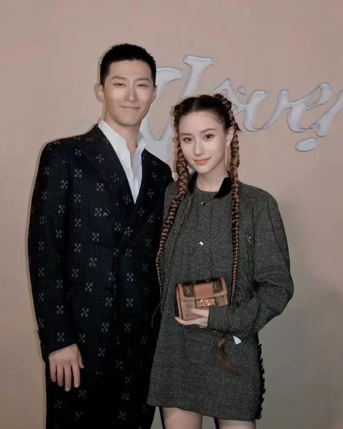 蓮與竇驍日本前結伴出席LV在香港舉行時裝秀，粉碎婚變傳聞。