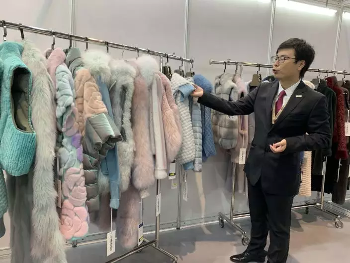 林凱輝表示，香港毛皮業享有國際時尚領域的市場地位。