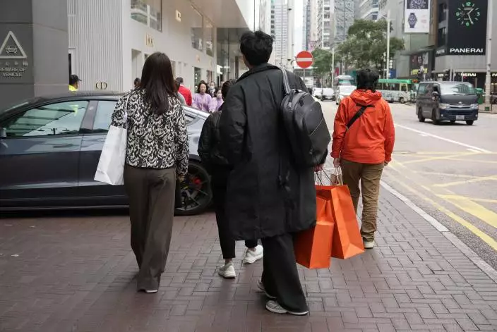 8月初步訪港旅客數字為515萬人次，創下疫情後單月新高，亦較去年同期上升16%。資料圖片