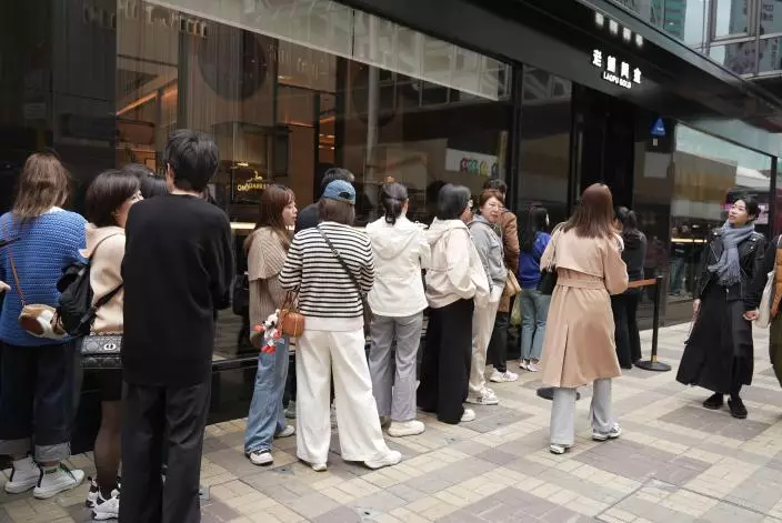 廣東道平日有不少遊客。巴士的報記者攝