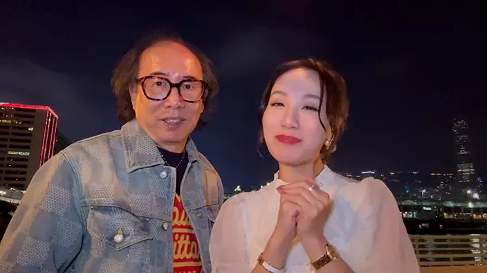 瑪姬和靳Sir拍片多謝觀眾鼓勵