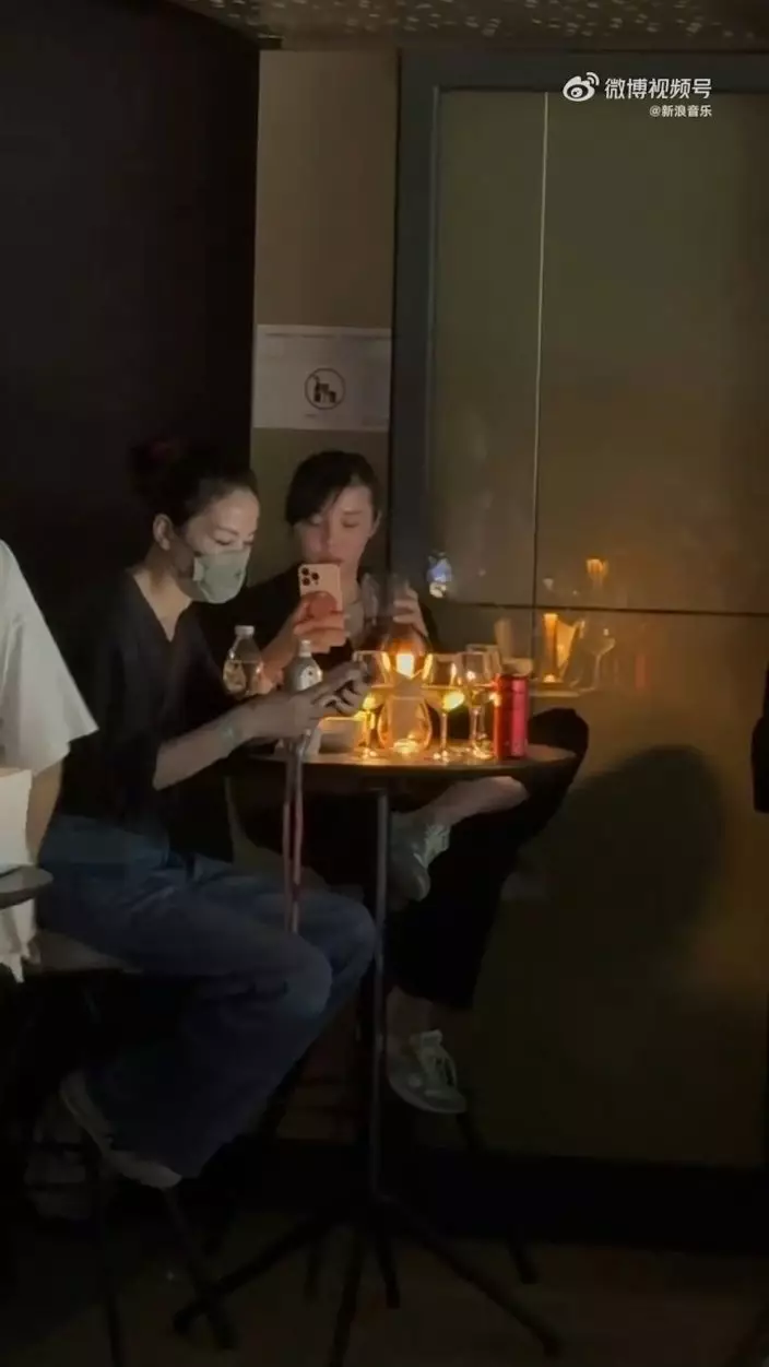 第二場則有女友王菲撐場。
